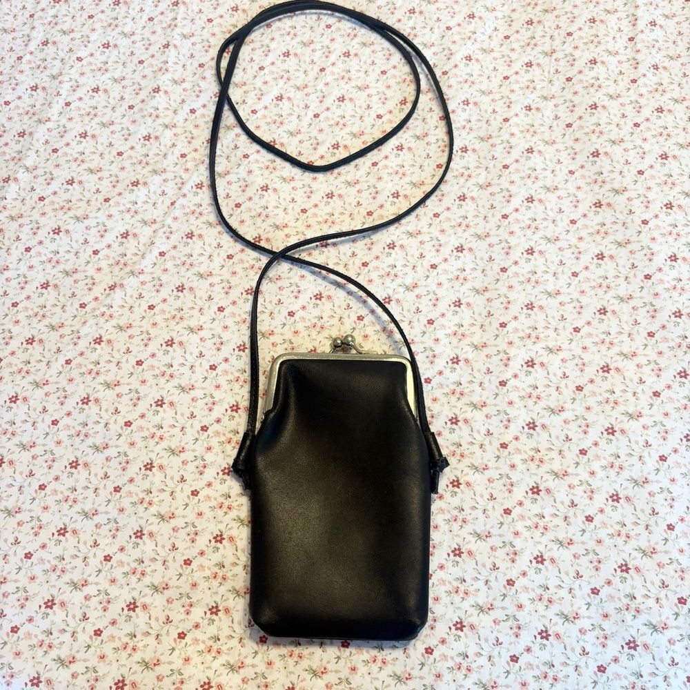 Madewell black leather kisslock bag